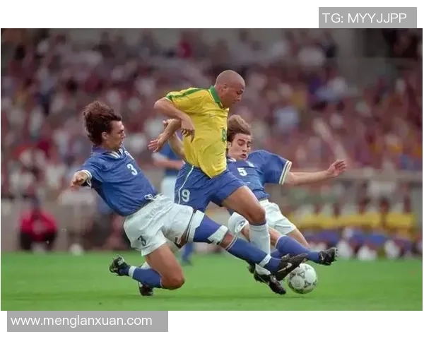 球星经典技艺大揭秘 纵览足球场上最炫酷的突破与传球精彩瞬间